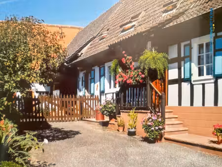corps de ferme authentique de 130 m² avec granges  boxes à chevaux sur 33 72 ares de terra