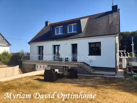 maison rénovée 128 m² – 5 chambres – sous-sol complet – proche centre-ville de rostrenen