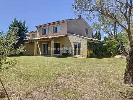 villa mitoyenne d'un côté de type 4 sur la commune de berre l'étang