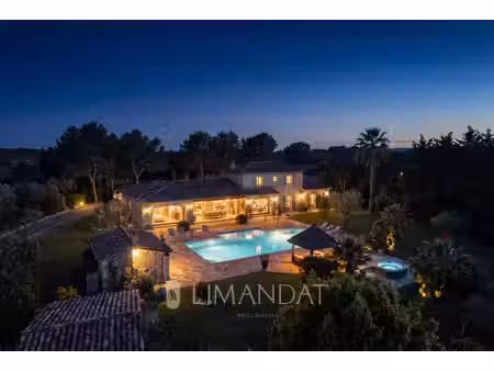 castellaras – villa 6 chambres avec piscine  terrain 8 300 m²