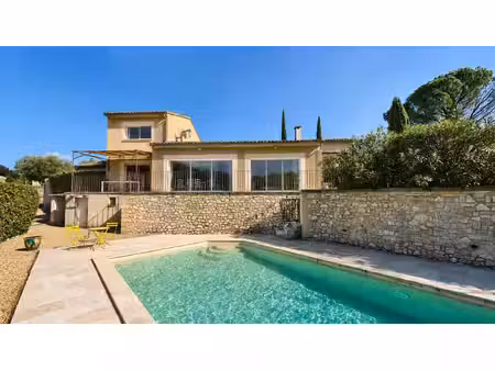 propriété avec jardin et piscine proche d’uzès