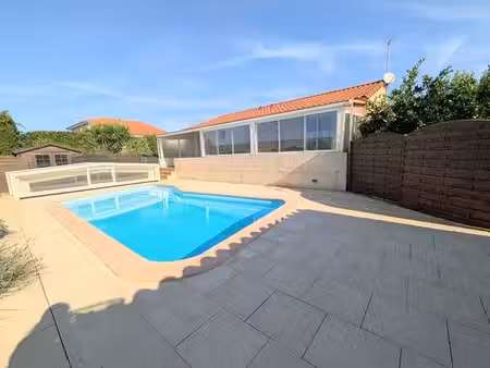 villa 4 faces piscine