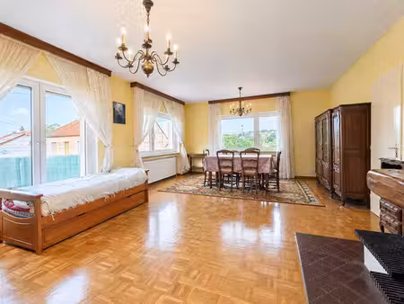 exclusivité — maison familiale de 220 m2 environ avec jardin