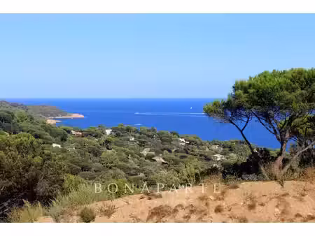 ramatuelle – l’escalet – terrain avec permis purgé et double vue mer