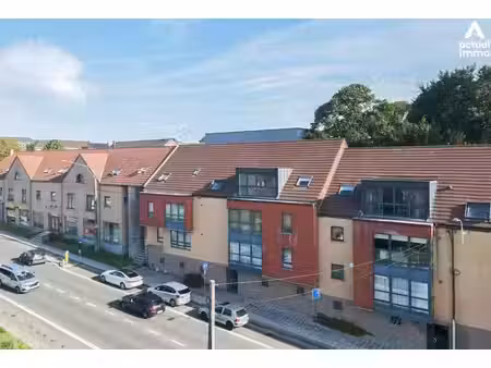 appartement 3 chambres avec terrasse  2 parkings et 2 caves