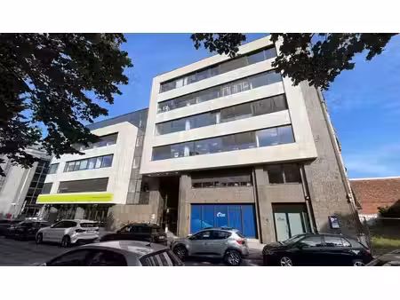 espace de bureau à louer dans le bâtiment regent à berchem.