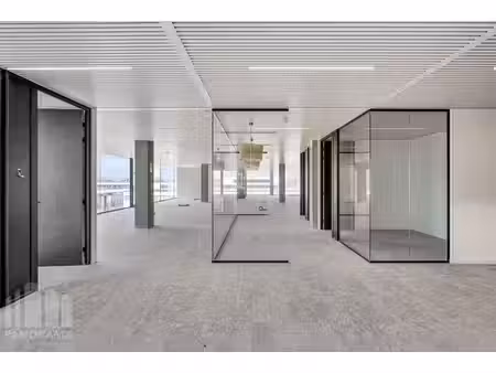 183 m² high-end kantoren op toplocatie langs de e40 te oo...