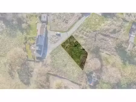 terrain à bâtir de 5a19ca dans un environnement calme
