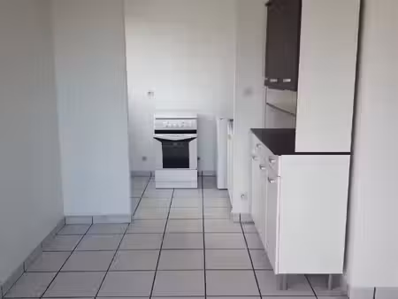 location appartement 1 pièce 28 m² à sainte-geneviève-des-bois (91700)