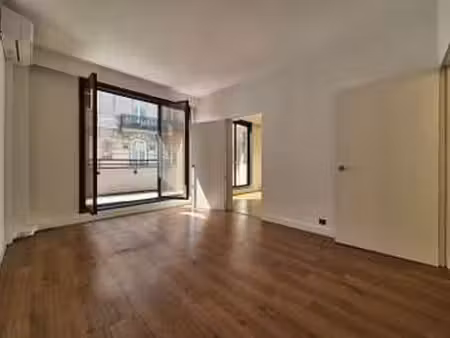 location bureaux et commerces à nantes (44000) : à louer / 57m² nantes