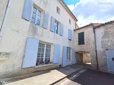 immeuble 140 m² beauvais sur matha