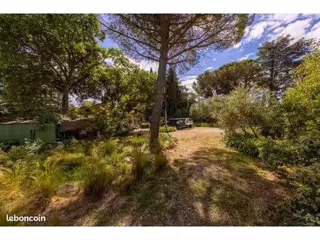 terrain 400 m² aigues-vives