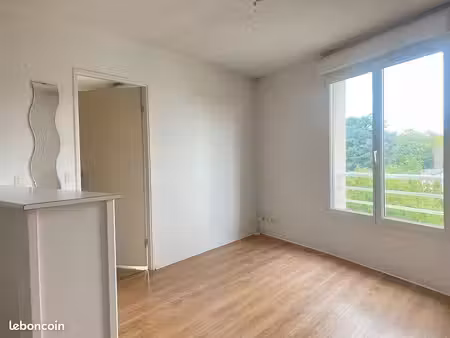 type 2 avec parking en résidence - 142.000