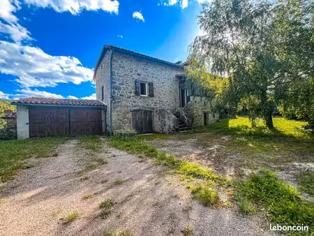 maison quatres pièces avec grand terrain