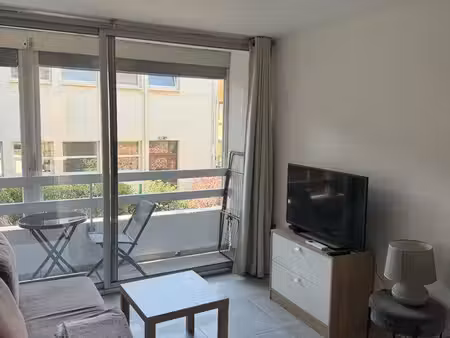 superbe studio sur le port de hyères
