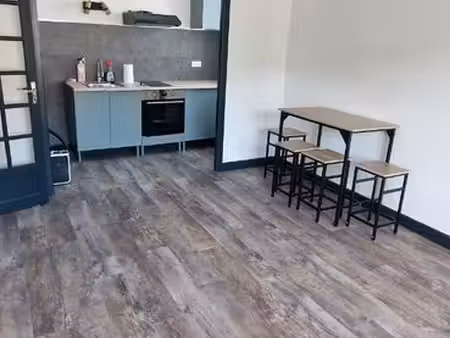 beau f2 rénové résidence victor hugo avec garage et balcon