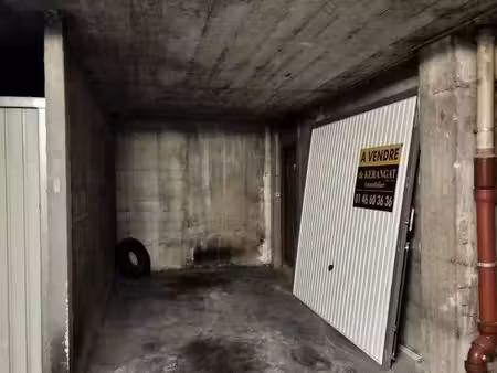 emplacement parking moto/vélo ouvert