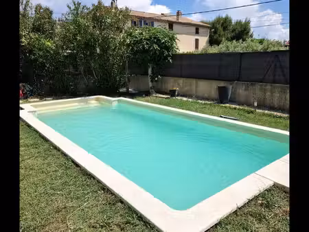 villa type 4 en r+1 avec jardin et piscine