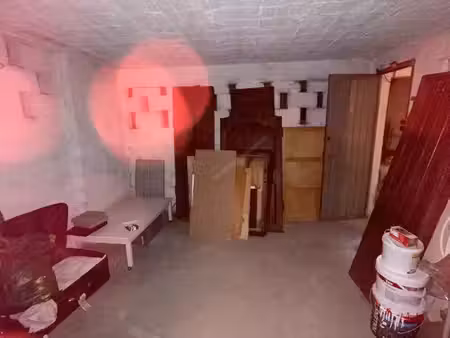 grande cave de 17 m2 facile d’accès à louer