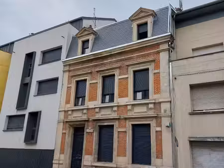 studio 1 pièce 14m2 plus mezzanine pour lit