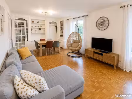 grand appartement meublé t5 de 100 m² avec balcon et parking – valence