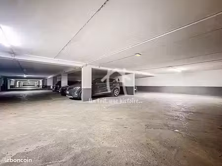 parking/box 12 m² courbevoie
