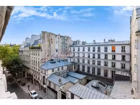 134 m² à rénover - charme de l'ancien - triple exposition - 4e etage
