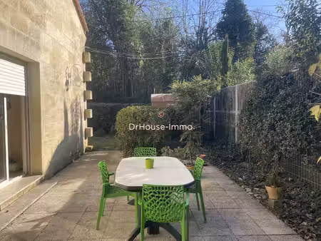 ravissante échoppe bordelaise de type t3 de plain-pied avec terrasse et jardin arboré
