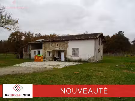 maison en pierre 270 m² sur 2 hectares et demi de terrain
