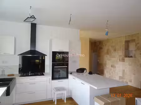 maison en pierre 157m² + dependance garage 300 m²