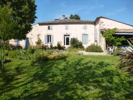 maison pierre de 240m2  4/5 chambres  dépendances  terrain de 2000m2