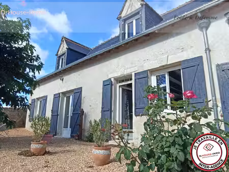 propriété de caractère sur plus de 4 hectares - deux maisons  salle de réception et caves 