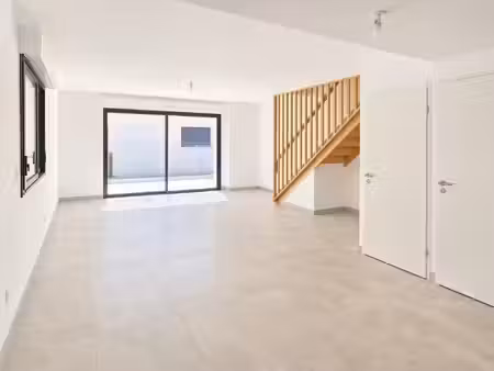 location duplex 4 pièces 91.2 m² à nimes (30000)  995 €