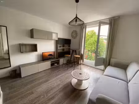 location meublée appartement 2 pièces 30 m² à la rochelle (17000)  800 €