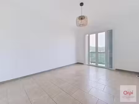 location appartement 4 pièces 72 m² à ajaccio (20000)  1 090 €