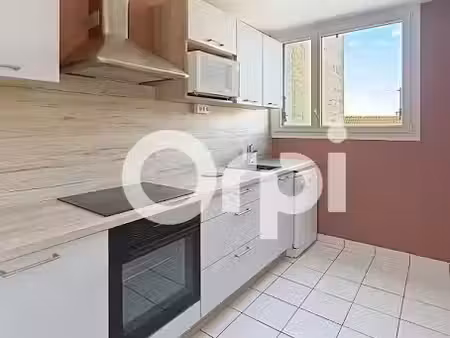 location appartement 3 pièces 100 m² à chaumont (52000)  900 €