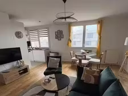 location meublée appartement 4 pièces 84 m² à colombes (92700)  700 €