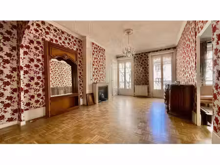 spacieux appartement de 107 m2 / charme de l'ancien / lyon 6