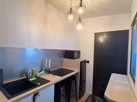 location meublée appartement 2 pièces 25 m² à aubervilliers (93300)  900 €
