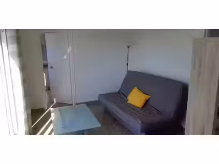 location meublée appartement 1 pièce 26 m² à courbevoie (92400)  900 €