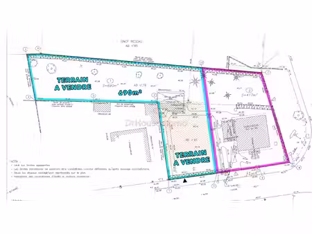terrain à bâtir de 690m² libre constructeur