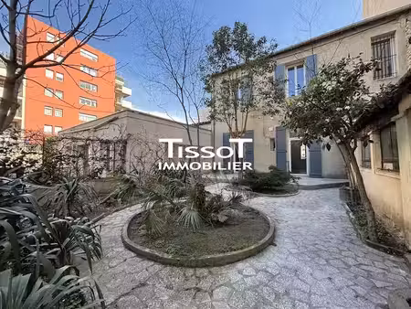 location appartement 3 pièces 55.47 m² à nimes (30000)  902 €