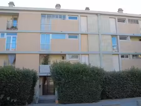 location appartement 2 pièces 50 m² à aix-en-provence (13090)  916 €