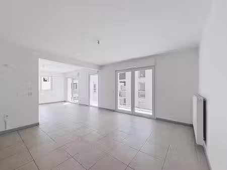location appartement 4 pièces 88 m² à lagord (17140)  1 050 €