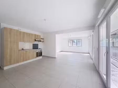 location appartement 4 pièces 88 m² à lagord (17140)  1 150 €