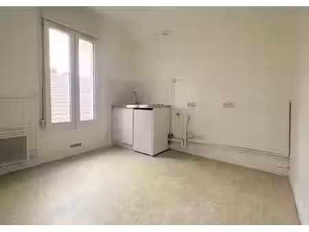 location appartement 2 pièces 45 m² à saint-denis (93200)  1 100 €