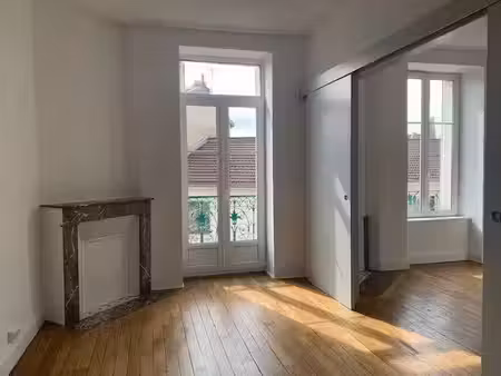 location appartement 2 pièces 46 m² à courbevoie (92400)  1 300 €