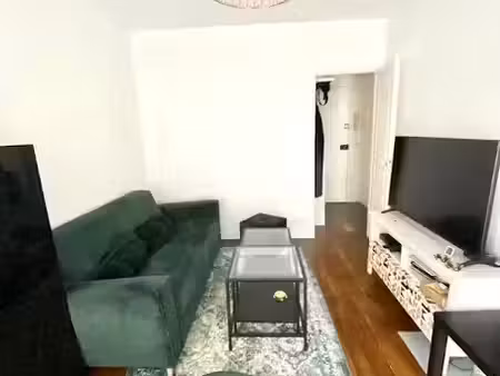 location meublée appartement 2 pièces 29 m² à paris 18ème (75018)  1 400 €