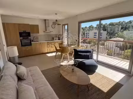 location meublée appartement 2 pièces 40.15 m² à aix-en-provence (13090)  1 300 €