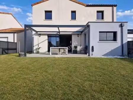 location maison à vair-sur-loire (44150) : à louer / 120m² vair-sur-loire